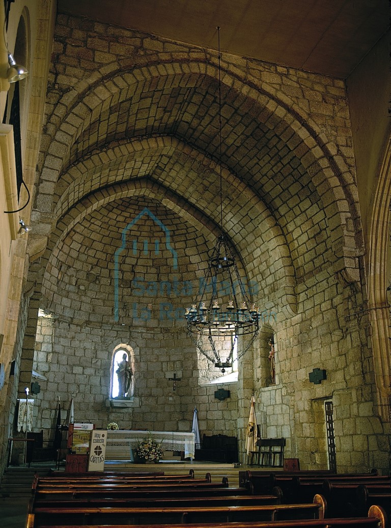 Interior de la cabecera