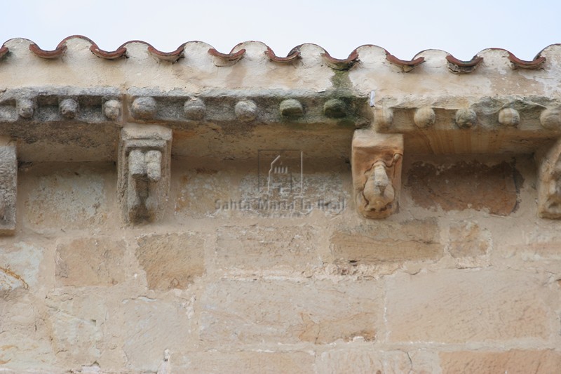 Canecillos del muro sur