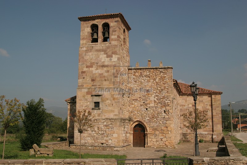 Vista de la iglesia desde el Norte