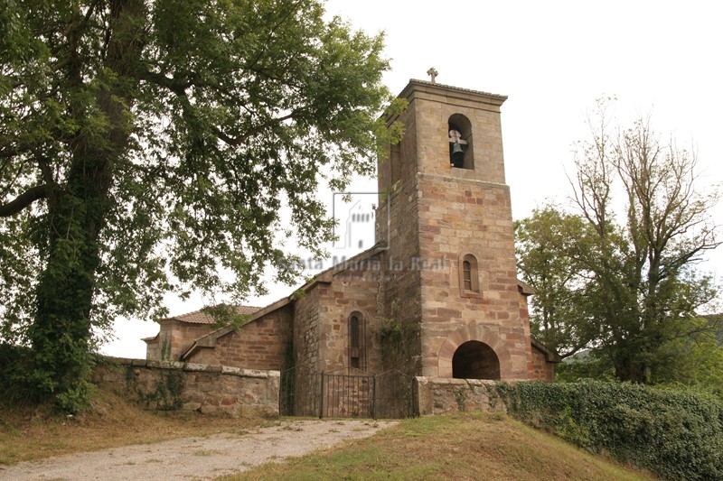 Vista desde occidente de la iglesia