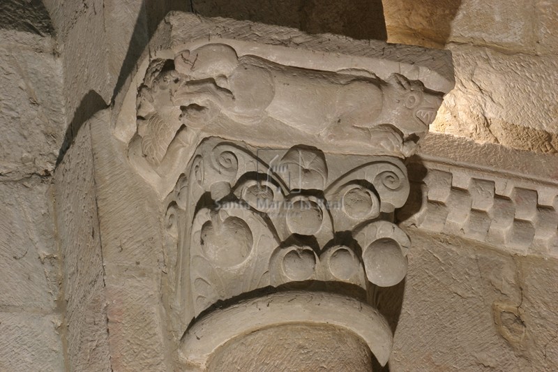 Capitel del arco triunfal