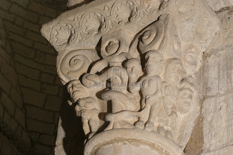 Capitel del arco triunfal