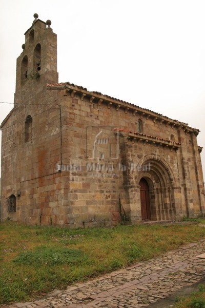 Exterior desde el mediodía