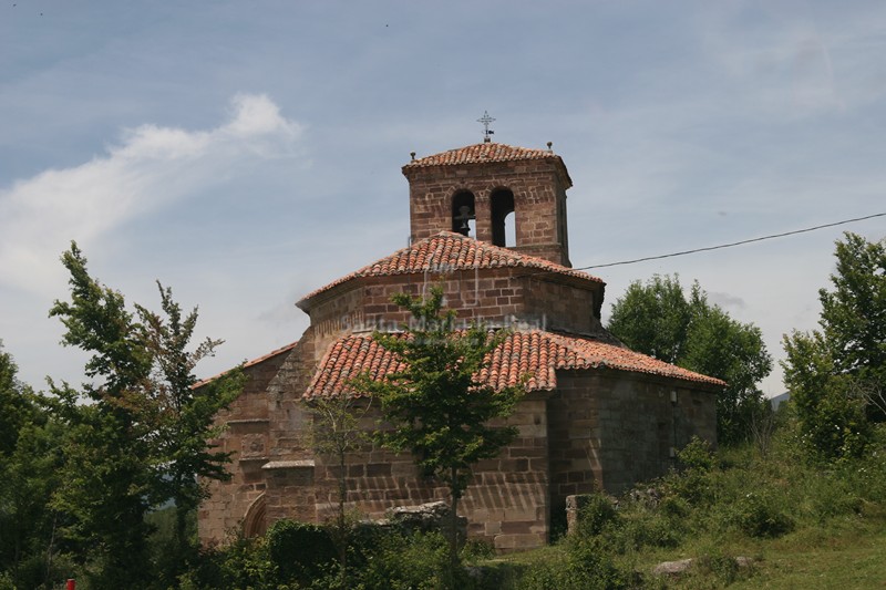 Vista general de la iglesia desde el Este