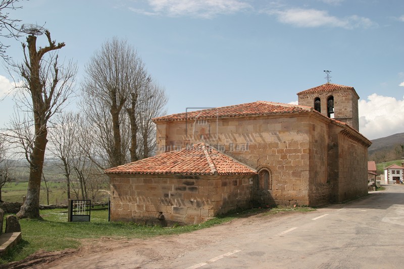 Vista general de la iglesia desde el Este