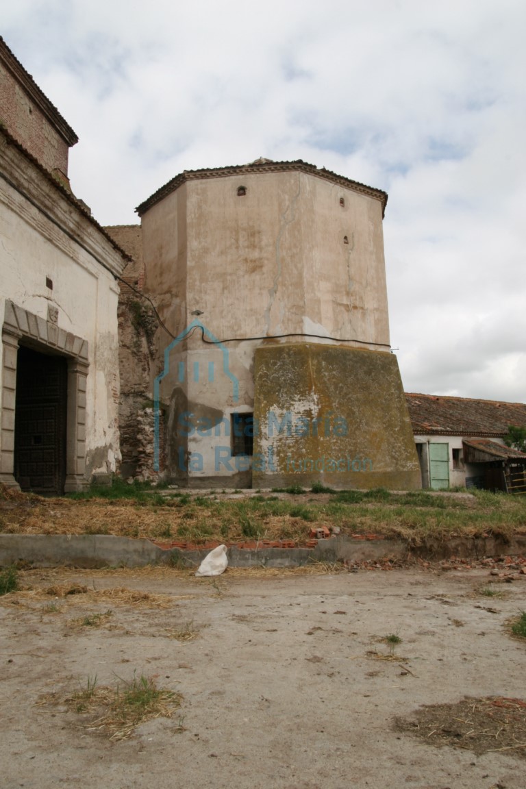 Exterior, fachada septentrional