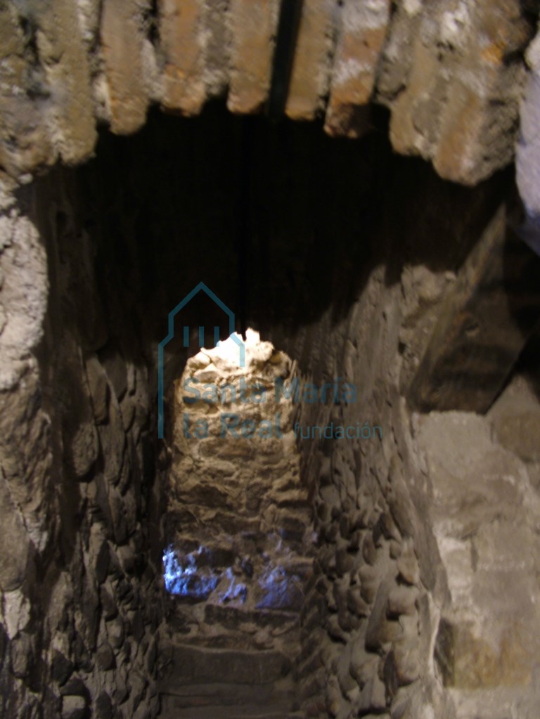 Interior de subida a la torre