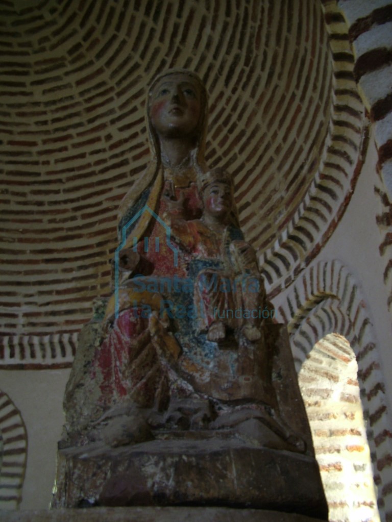 Virgen con el Niño. Detalle