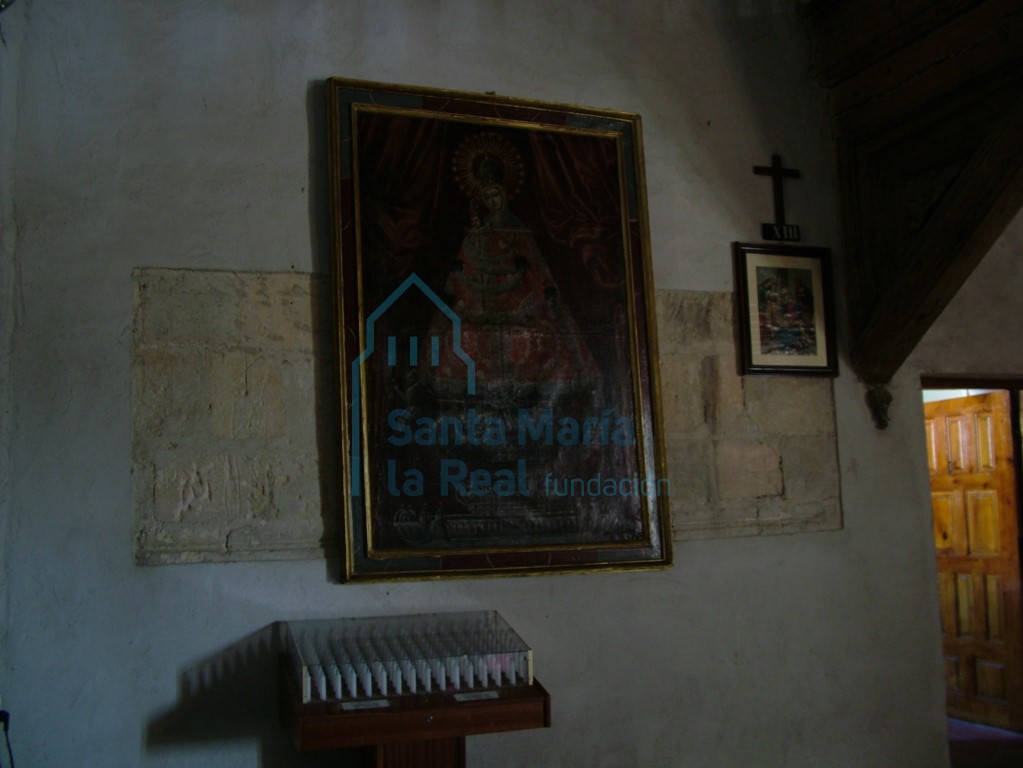 Muro de piedra con inscripción