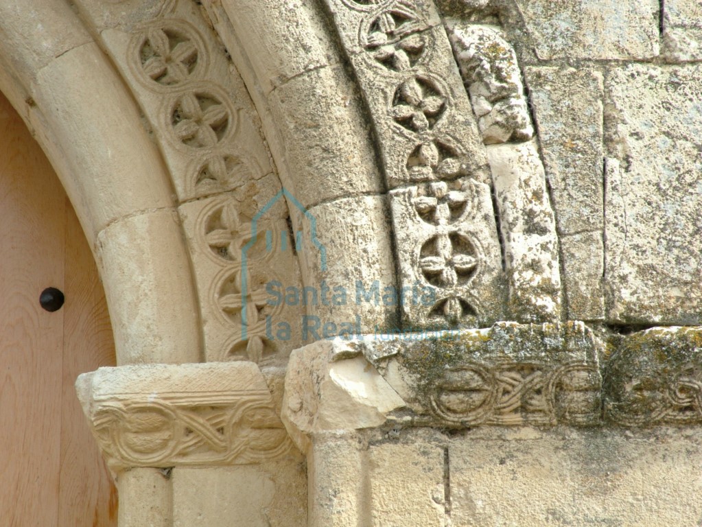 Detalle de la portada septentrional