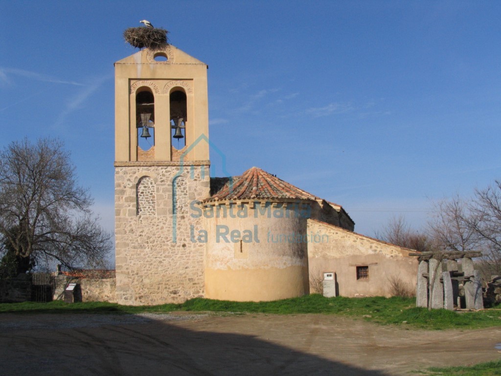 Vista de la iglesia desde el este