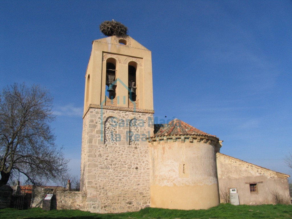 Vista de la iglesia desde el este