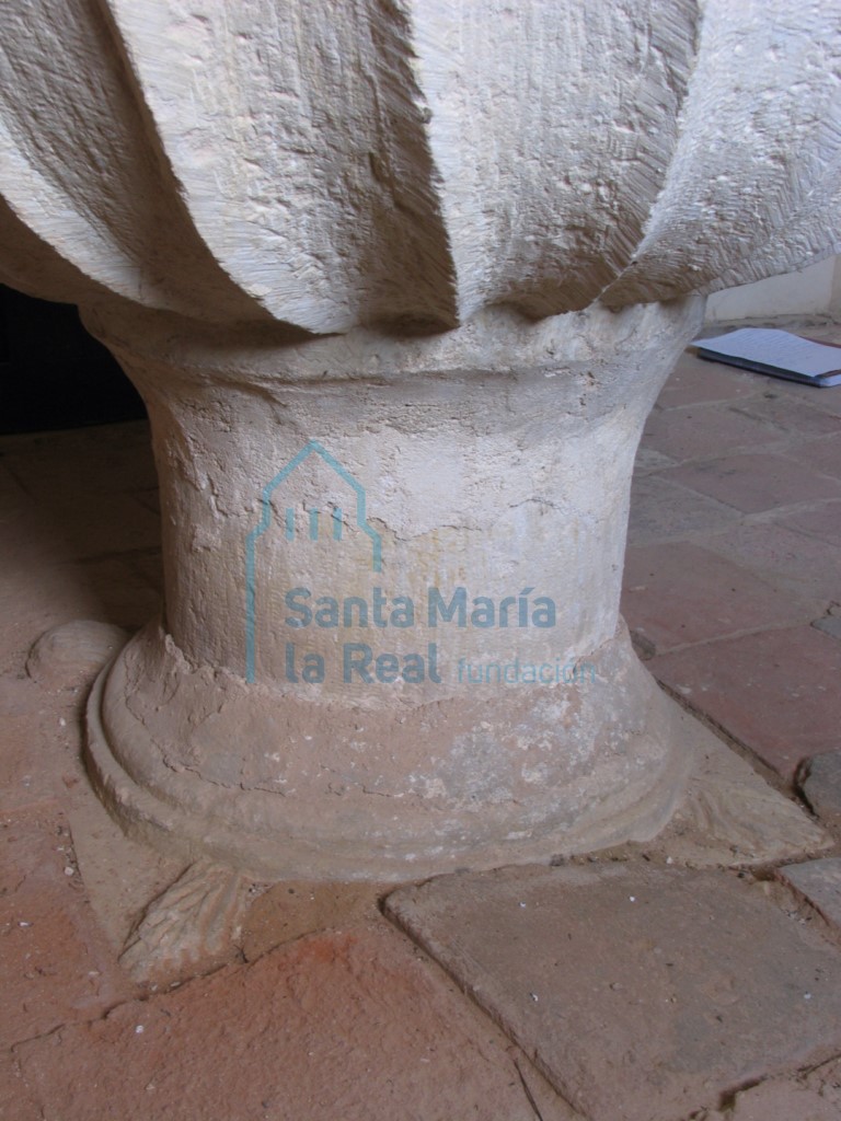 Pie de la pila bautismal