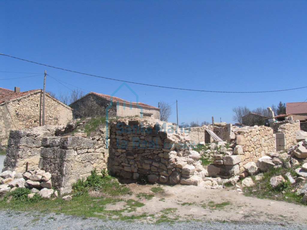 Exterior desde el oeste