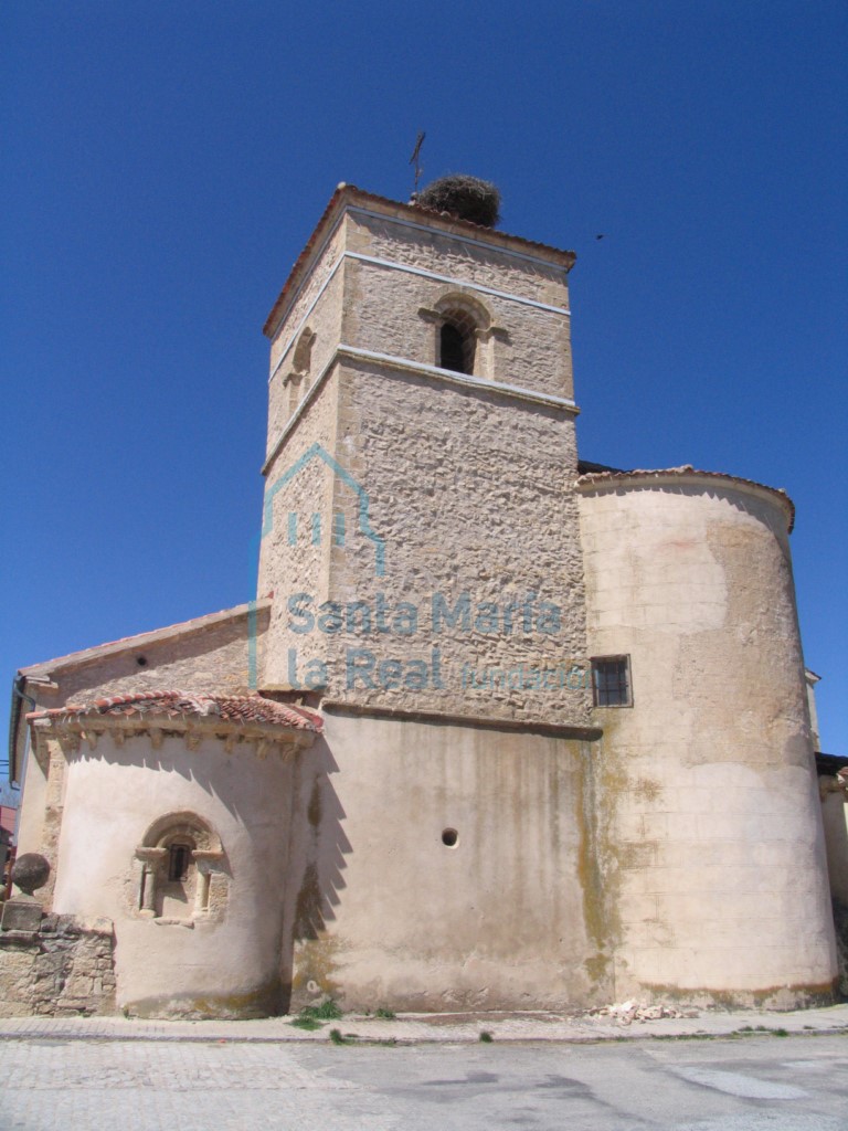 Vista de la iglesia desde el este