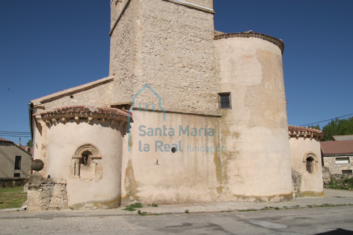 Vista de la iglesia desde el este