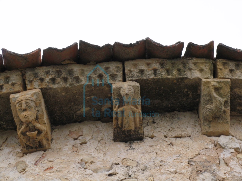 Canecillos del ábside
