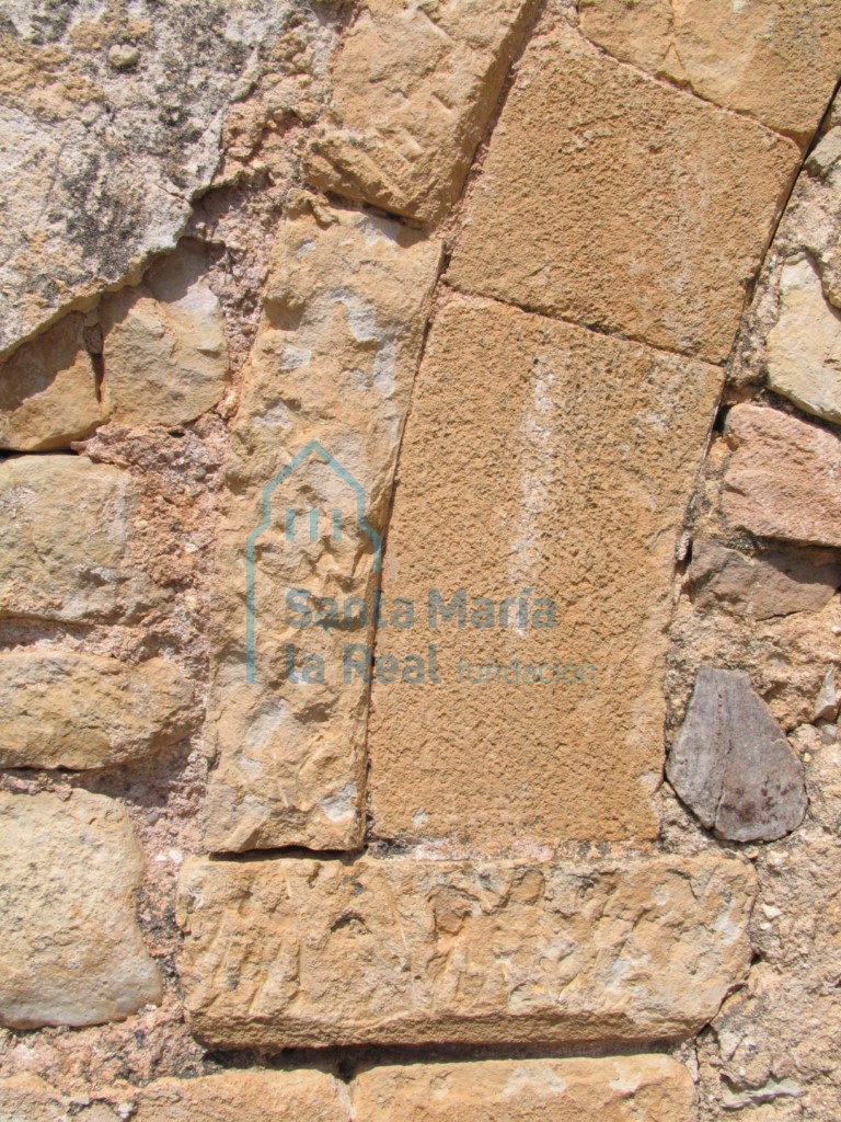 Detalle de arco cegado en fachada sur