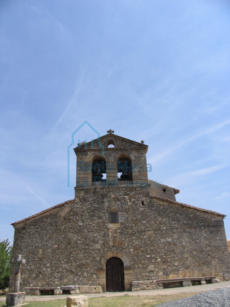 Fachada oeste, espadaña