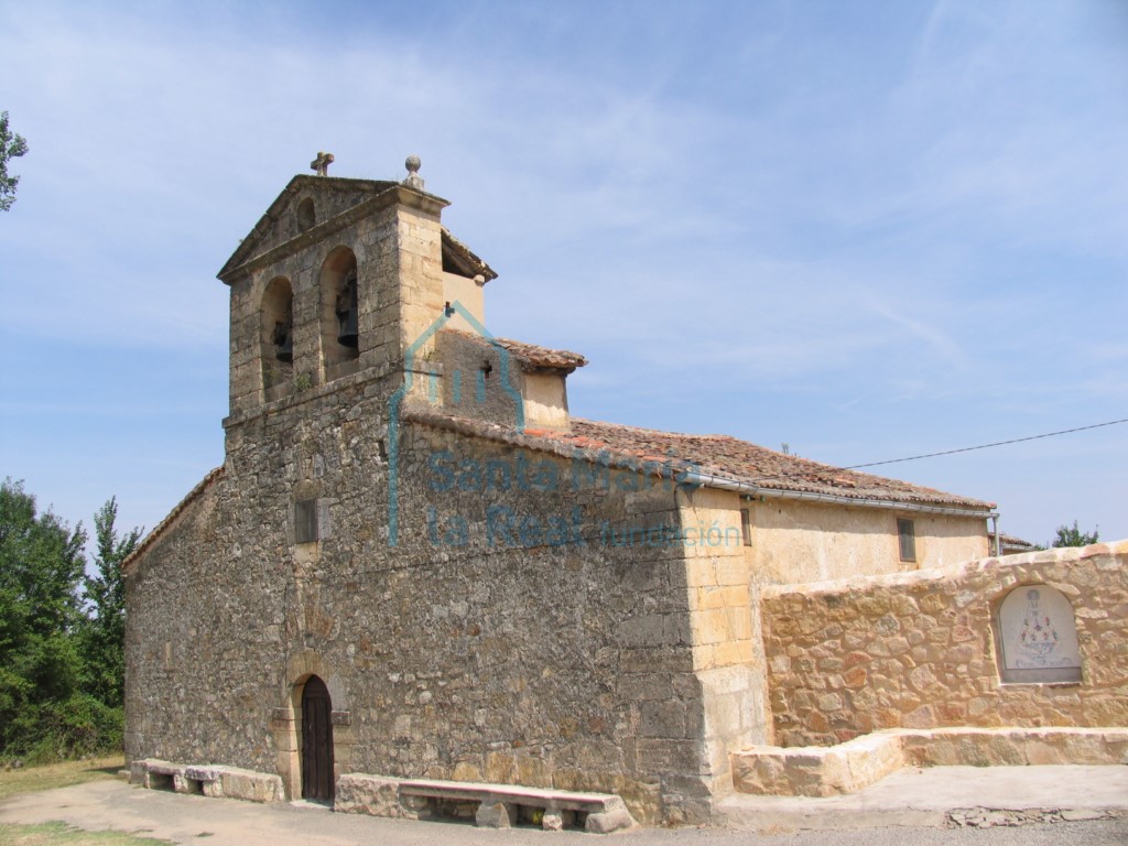 Vista de la iglesia desde el suroeste