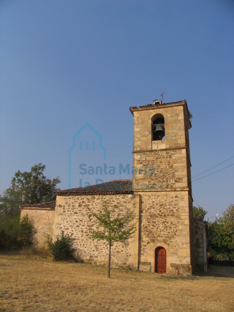 Vista de la iglesia desde el este