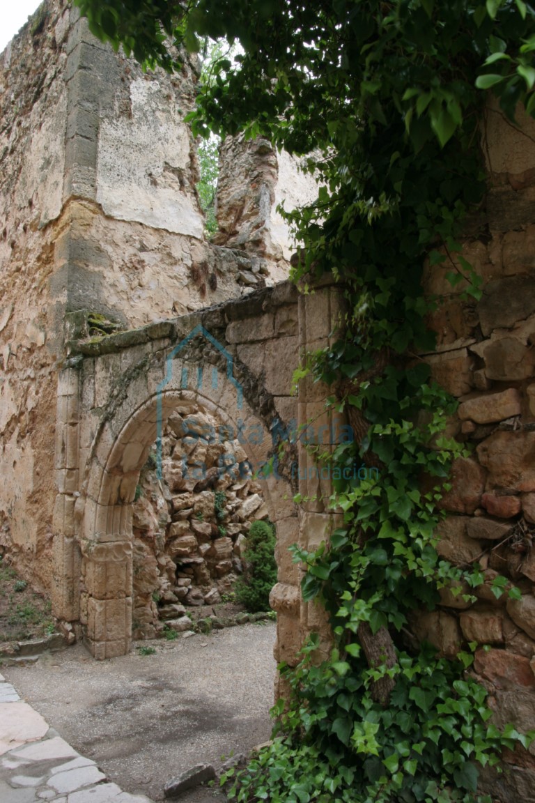 Portada de la iglesia de Santa María