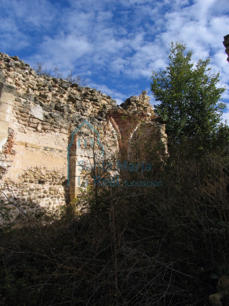 Restos del interior de la ermita