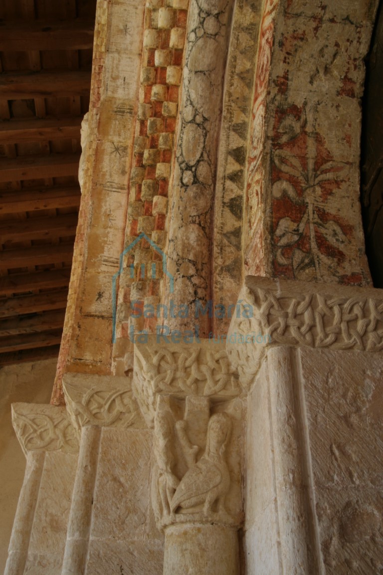 Detalle de las arquivoltas de la  portada
