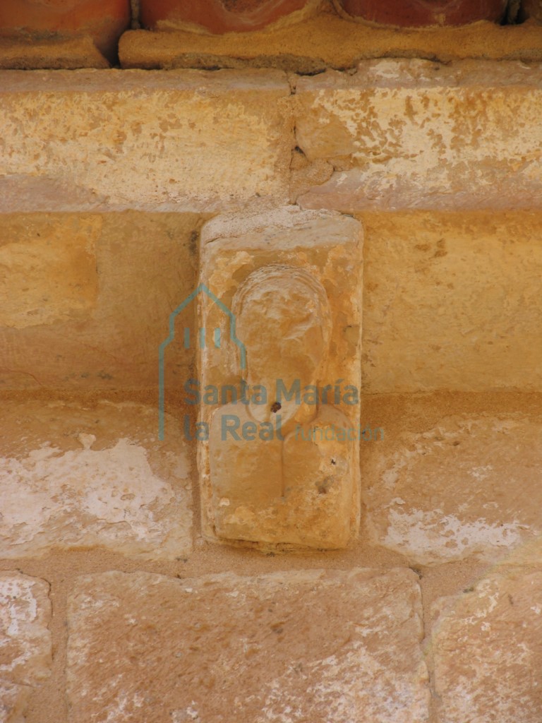 Canecillo con rostro humano