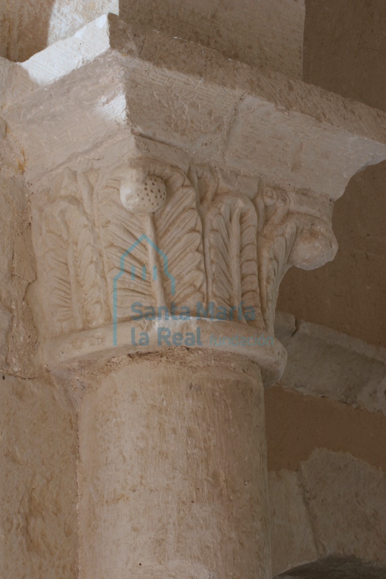 Capitel del interior de la nave