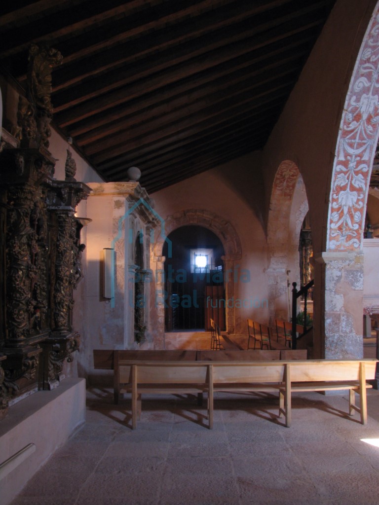 Interior de la nave lateral