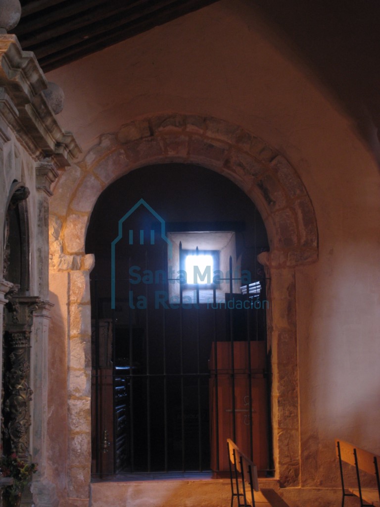 Portada de capilla lateral