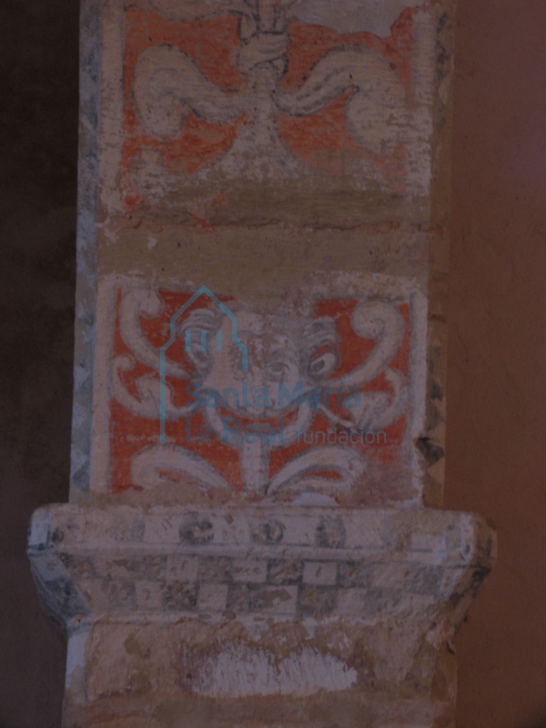 Detalle pictórico de cimacio e intrados del arco