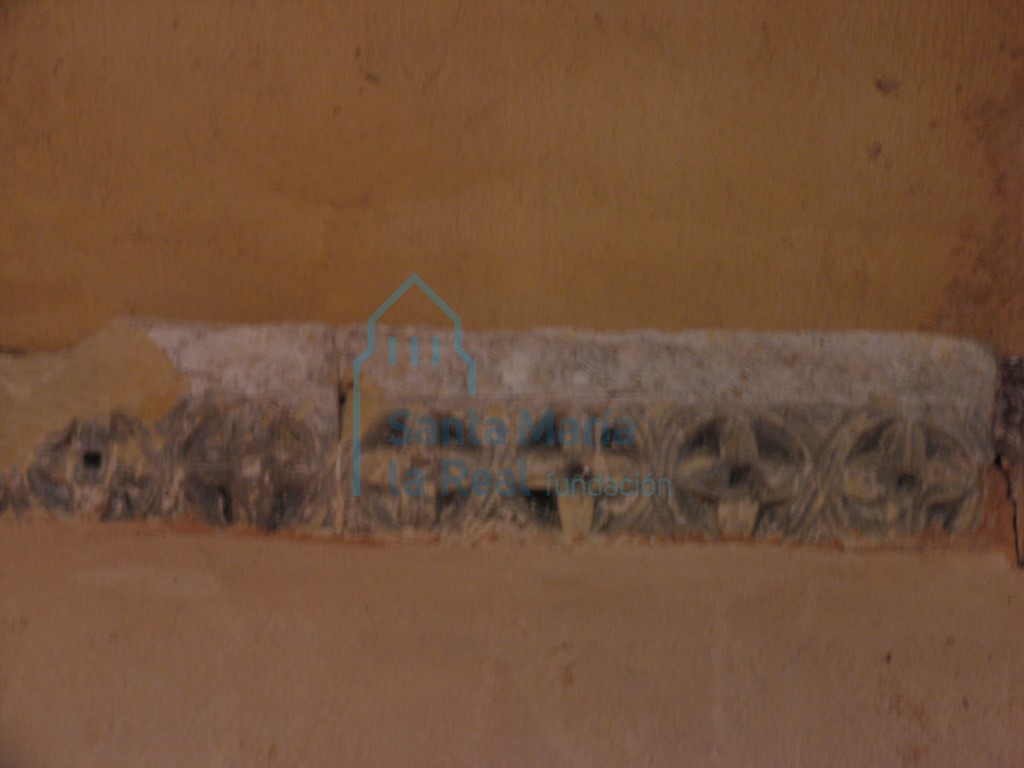 Relieve con florones