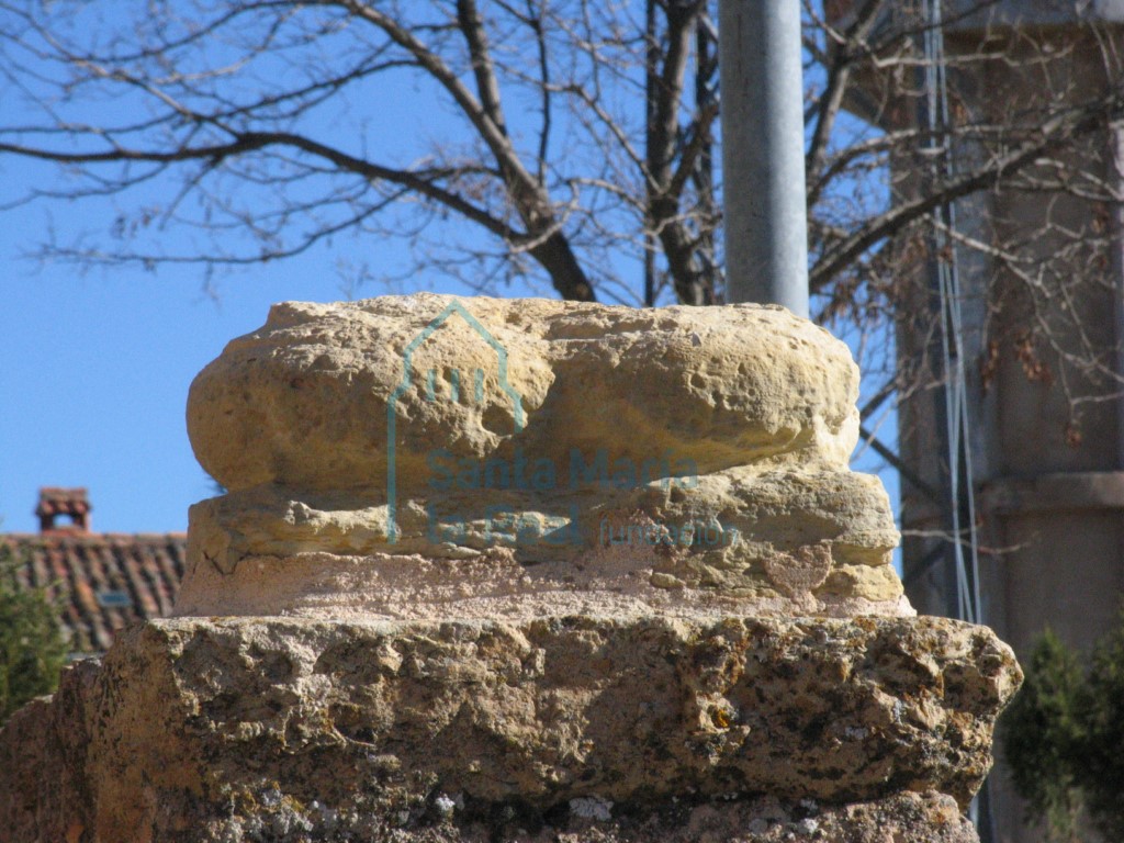 Restos de basa de columna