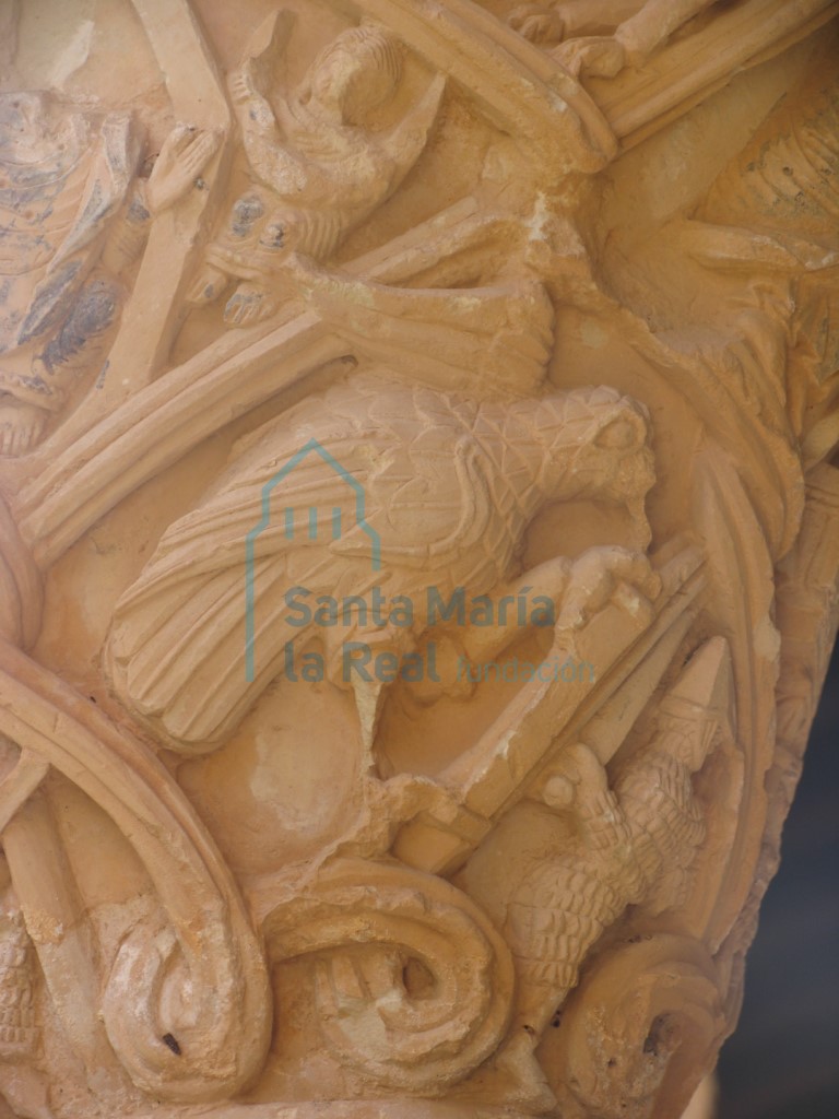 Detalle del capitel que representa el Maeistas Domini, en el pórtico