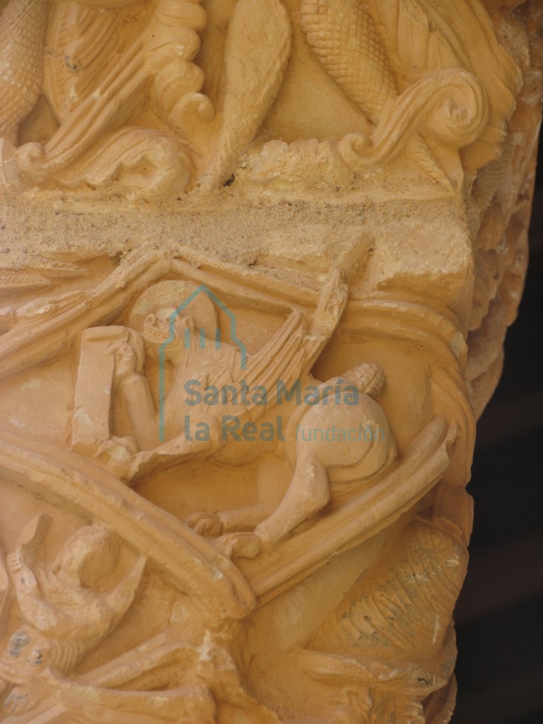 Detalle del capitel que representa el Maeistas Domini, en el pórtico
