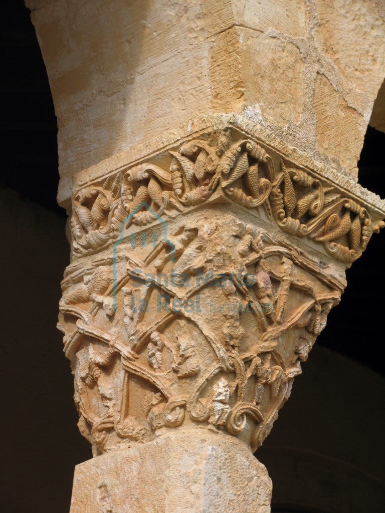 Capitel que representa escenas de la Pasión de Cristo, en el pórtico