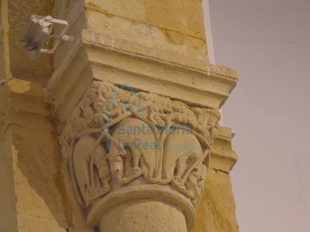 Capitel del arco triunfal