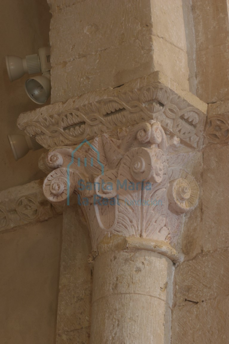 Capitel del arco triunfal