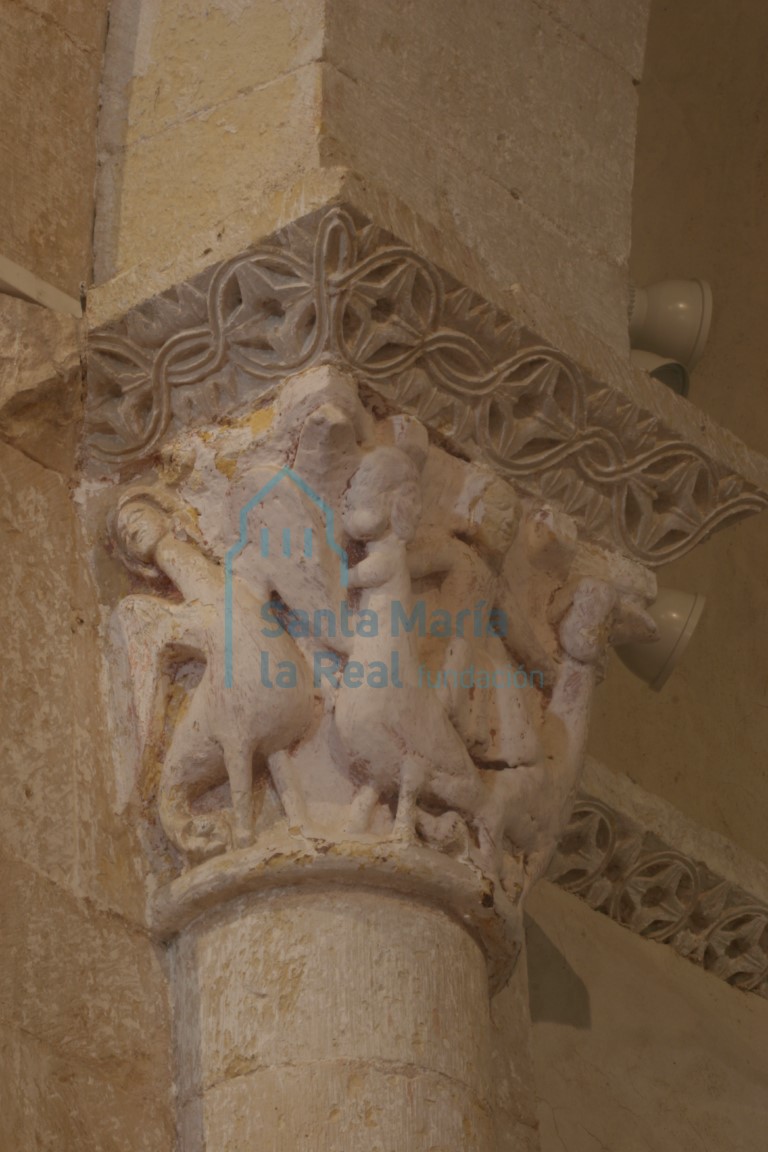 Capitel del arco triunfal