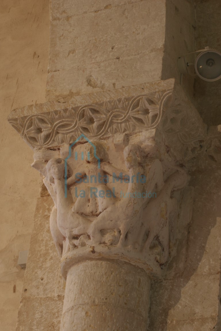 Capitel del arco triunfal