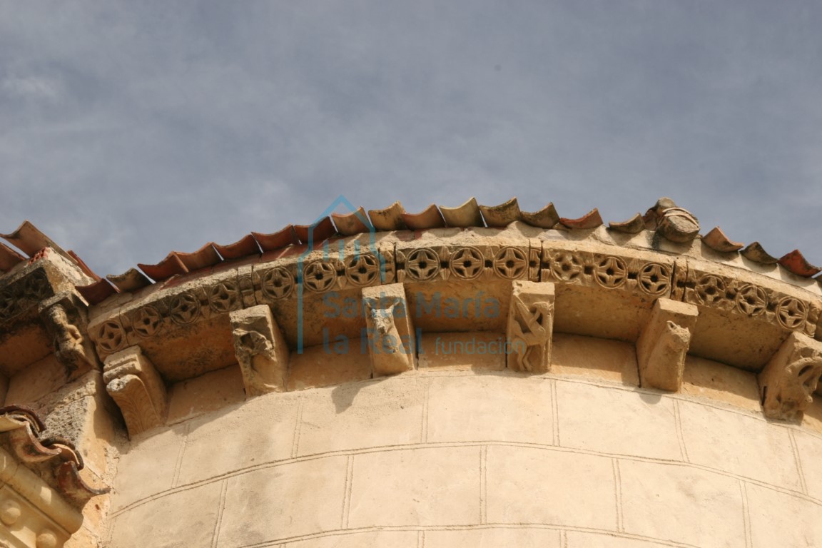 Canecillos del ábside