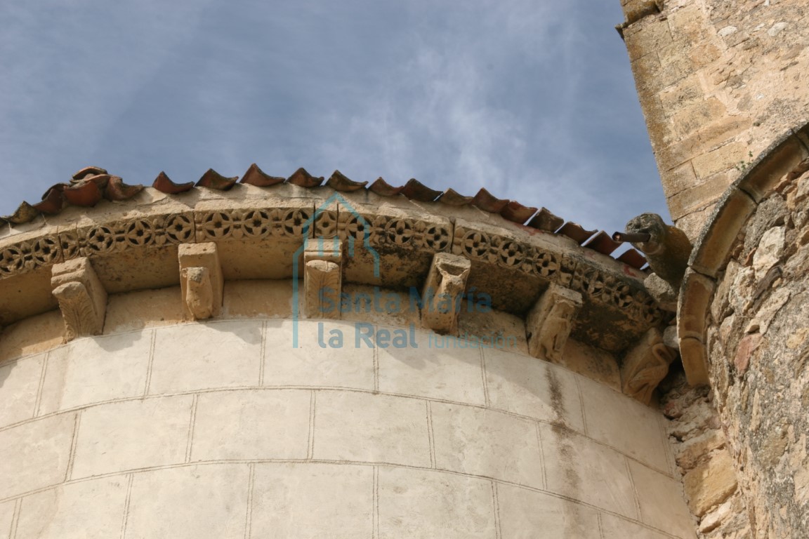 Canecillos del ábside