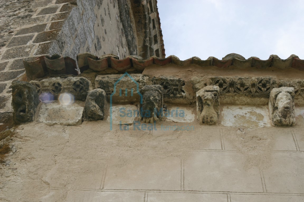 Canecillos de la fachada septentrional