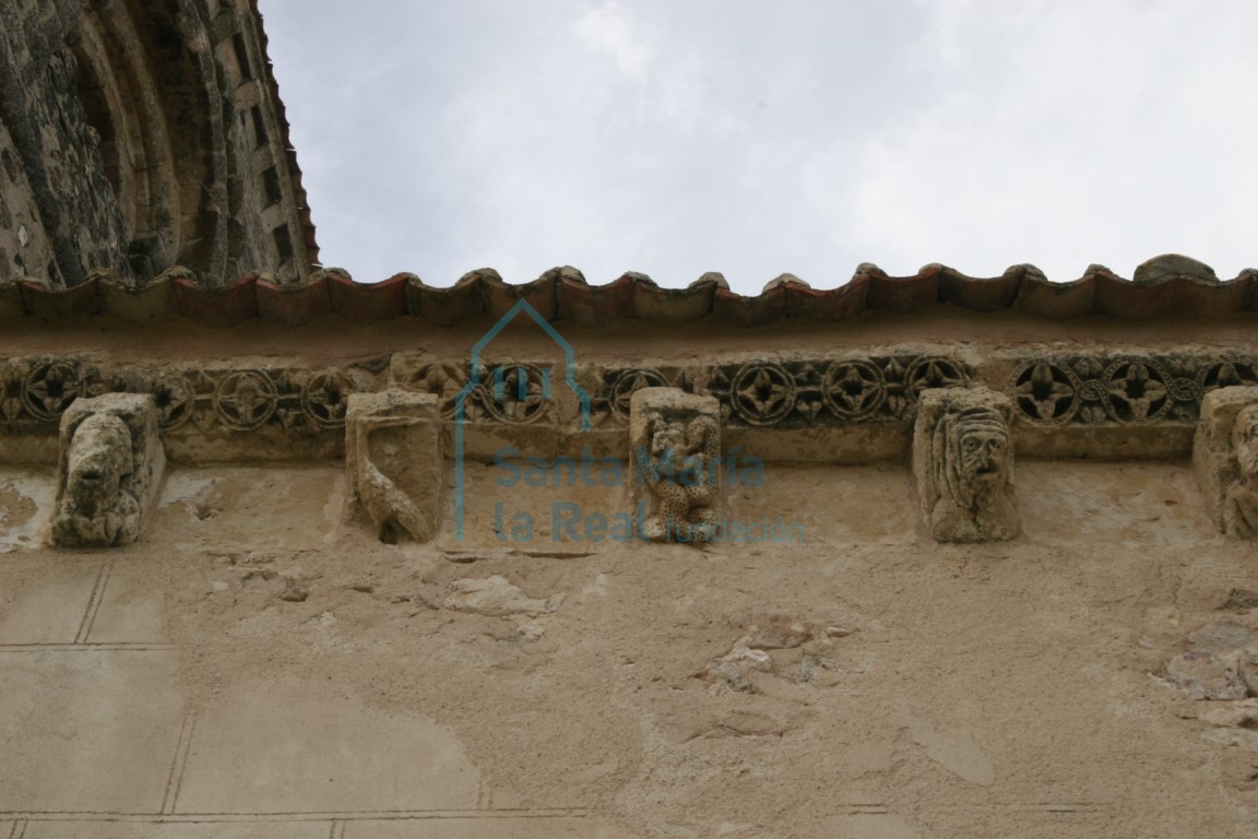 Canecillos de la fachada septentrional