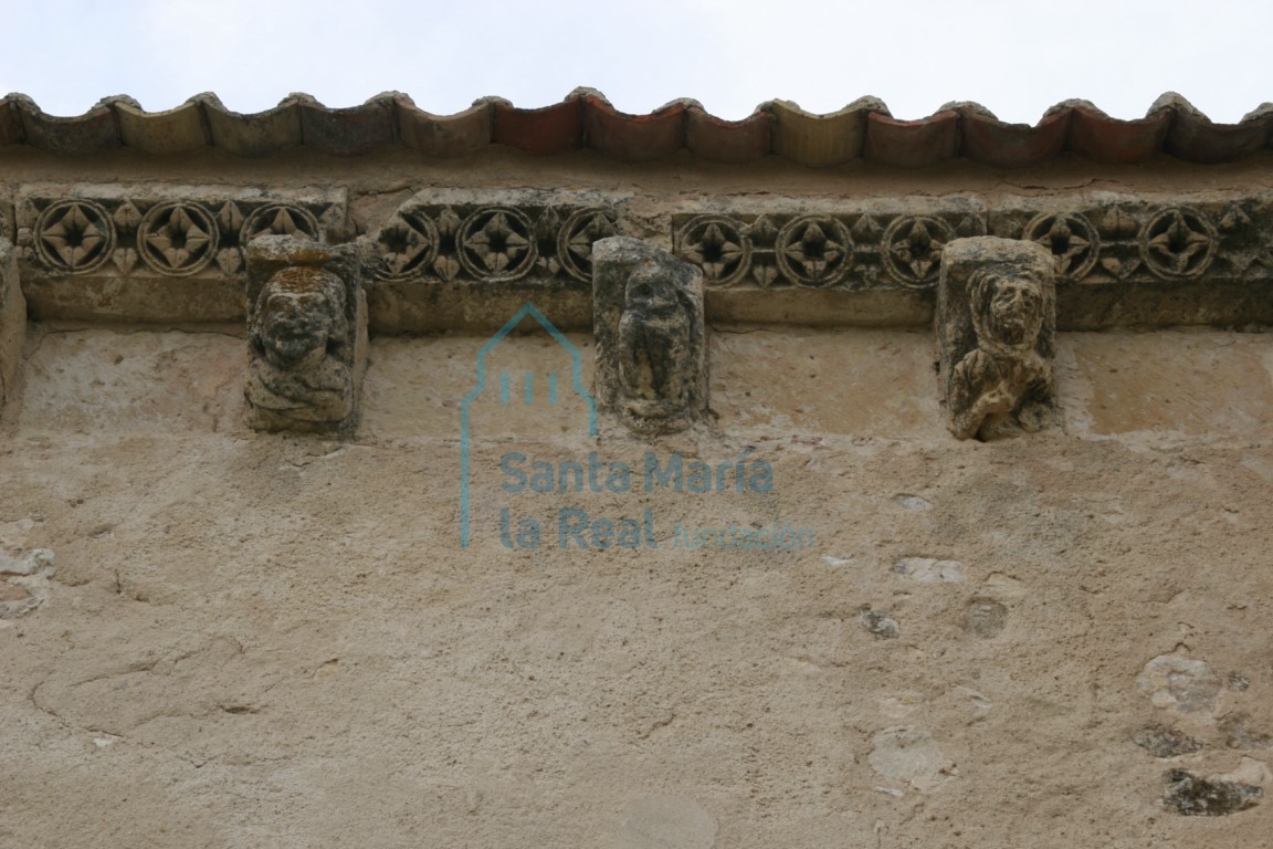 Canecillos de la fachada septentrional