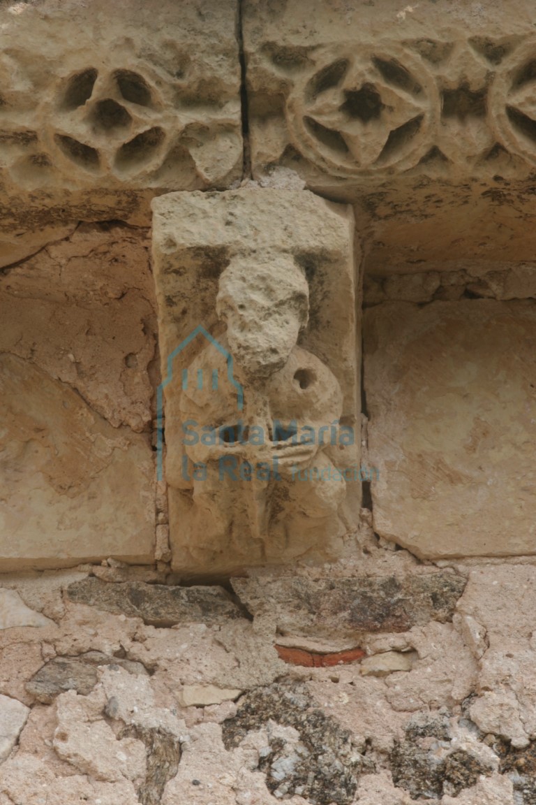 Canecillo figurativo