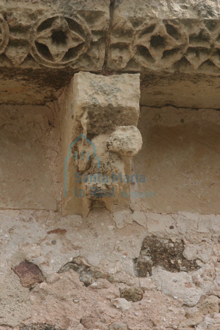 Canecillo figurativo