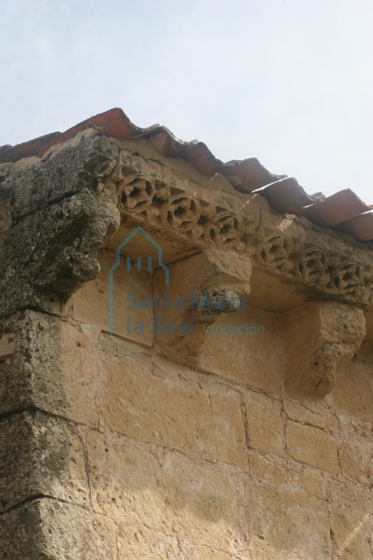 Canecillos de la fachada meridional